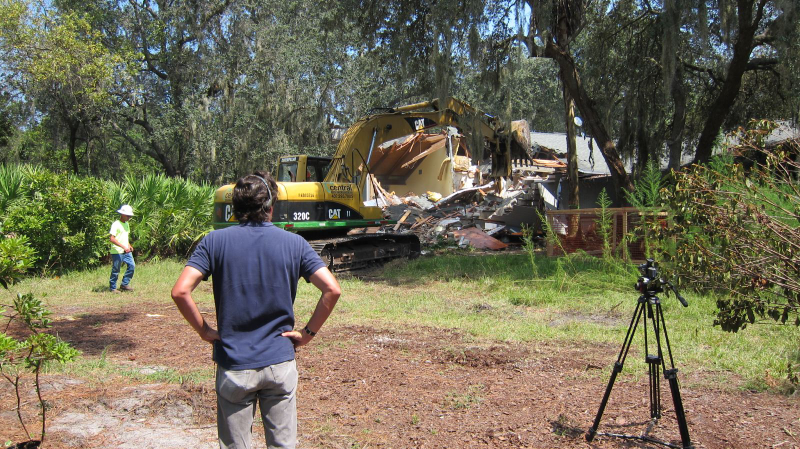 Illustration for article titled Richard Hammond's Crash Course: Exclusive Set Photos